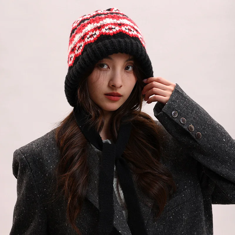 2025 Knitted Vintage Jacquard Hat Winter Knitted Hat for Women Warm and Cold Proof Face Enhancing Knitted Hat Skullies & Beanies