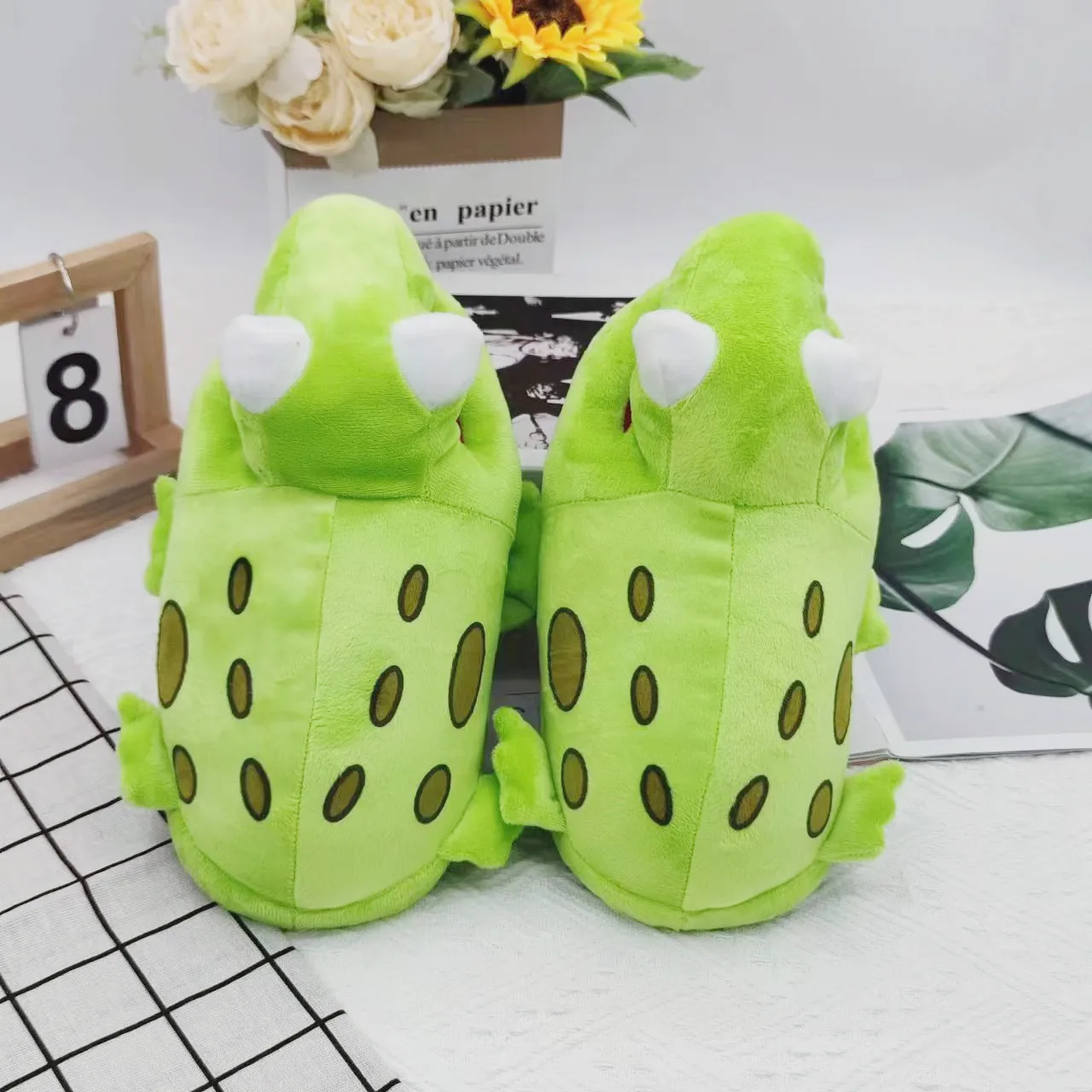 Fashion Pond Frog Slippers Home Cartoon Animal Indoor Shoes for Women Winter Warm Plush Slides Girls Chunky Cosplay Fur Slippers