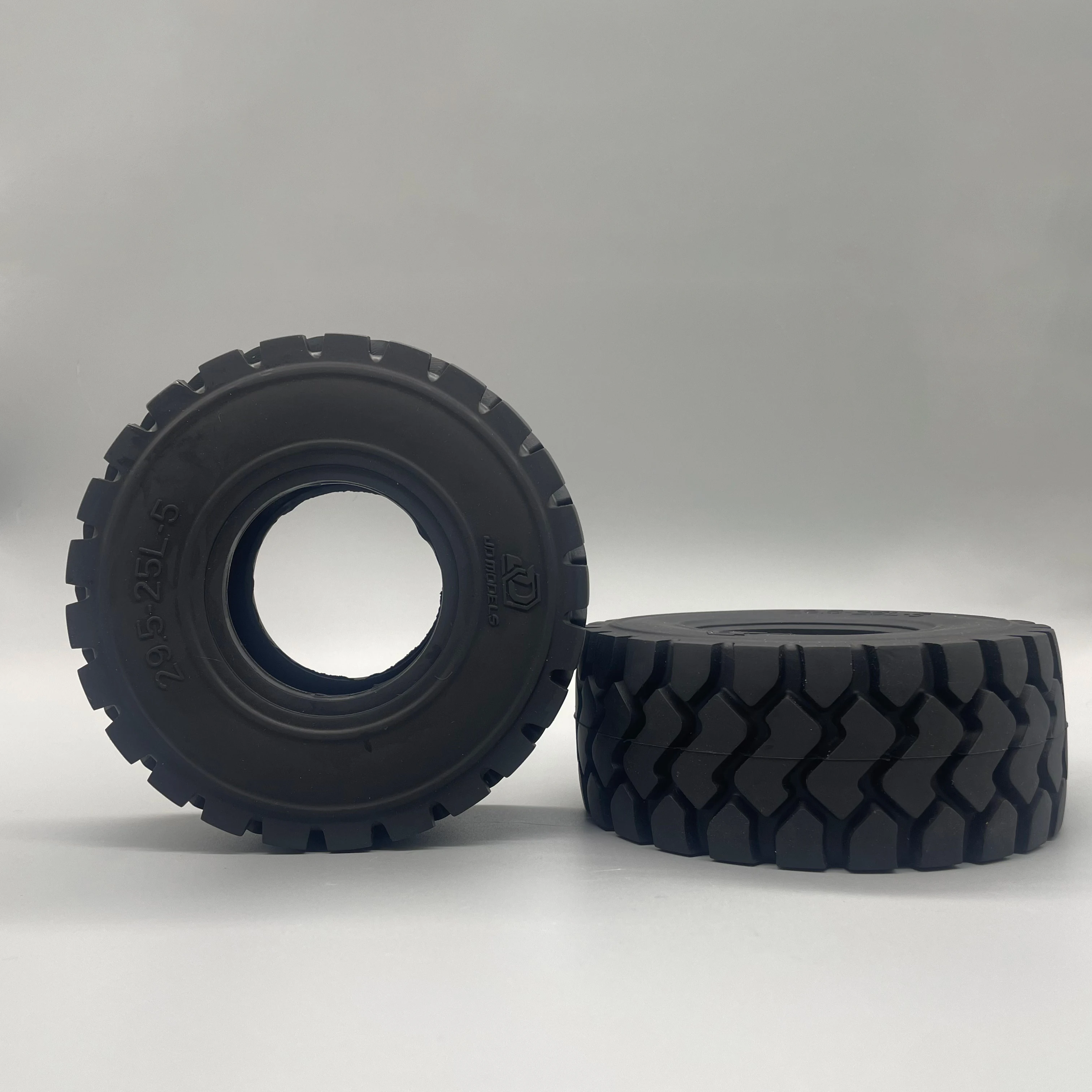 Pneus RC 137mm pour Chargeur Excavatrice Bulldozer 1/14 - Caoutchouc