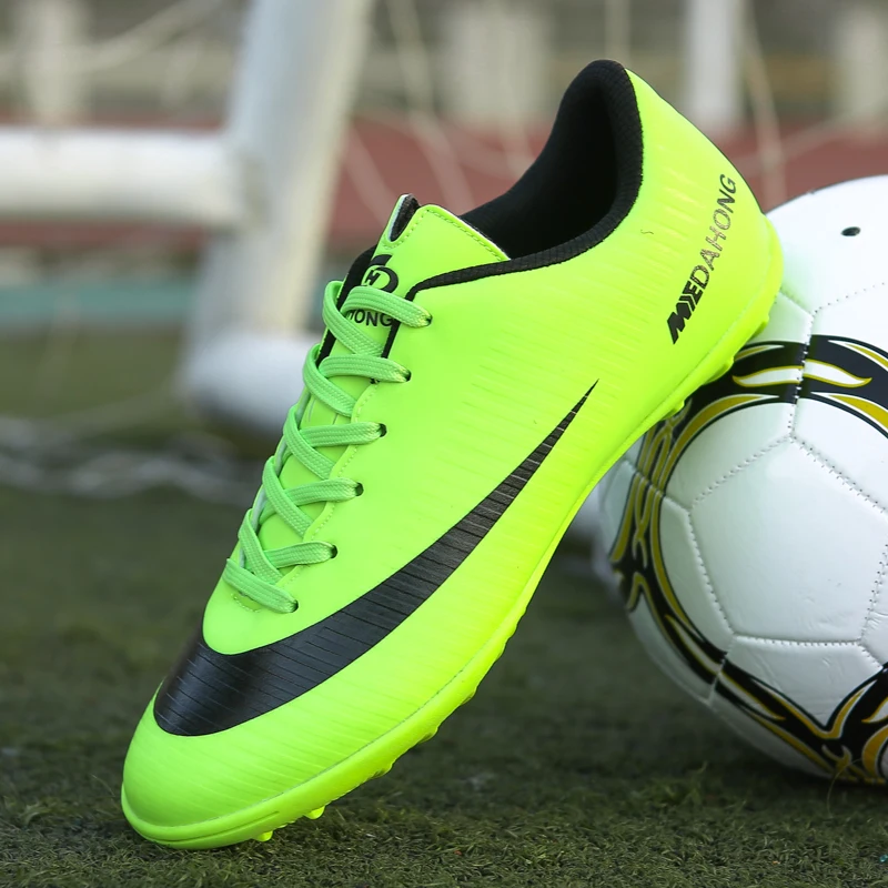 Sneakers Soccer Shoes Adult Kids Sport Footwear Cleats Grass Training Football Shoes Outdoor Durable Professional Futsal Sneaker