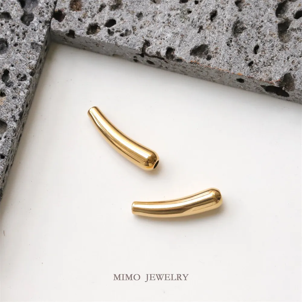 

Titanium Steel Gold-plated Small Eggplant Smooth Elbow Pendant Simple Temperament Clavicle Chain DIY Accessories M-107