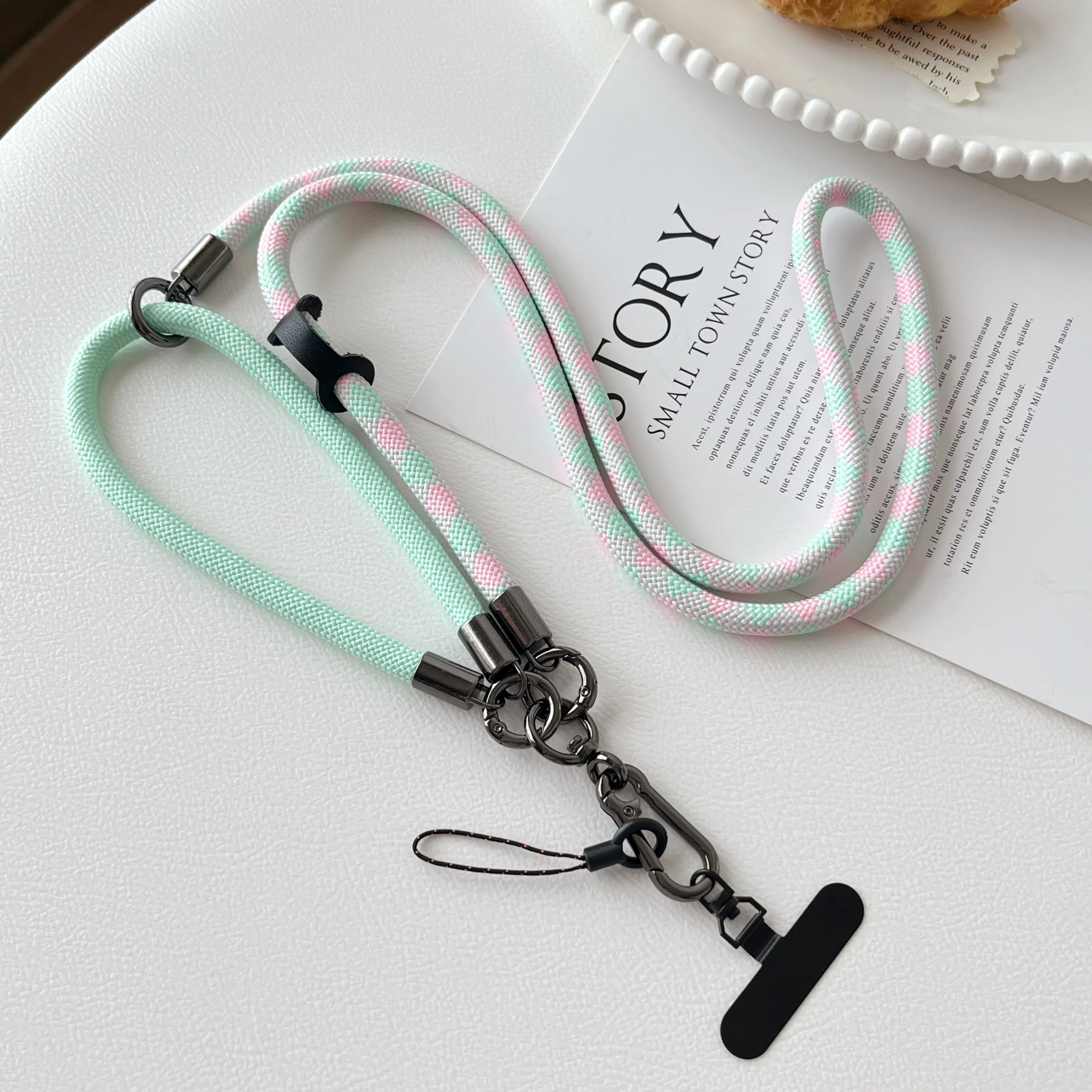 Versatile Mobile Phone Lanyard with Adjustable Strap Options