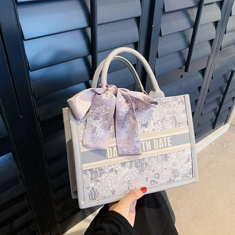 Large Capacity Embroidered Tote Female Advanced Texture Niche Commuter Hand-Carrying Shoulder Messenger Casual Big Bag