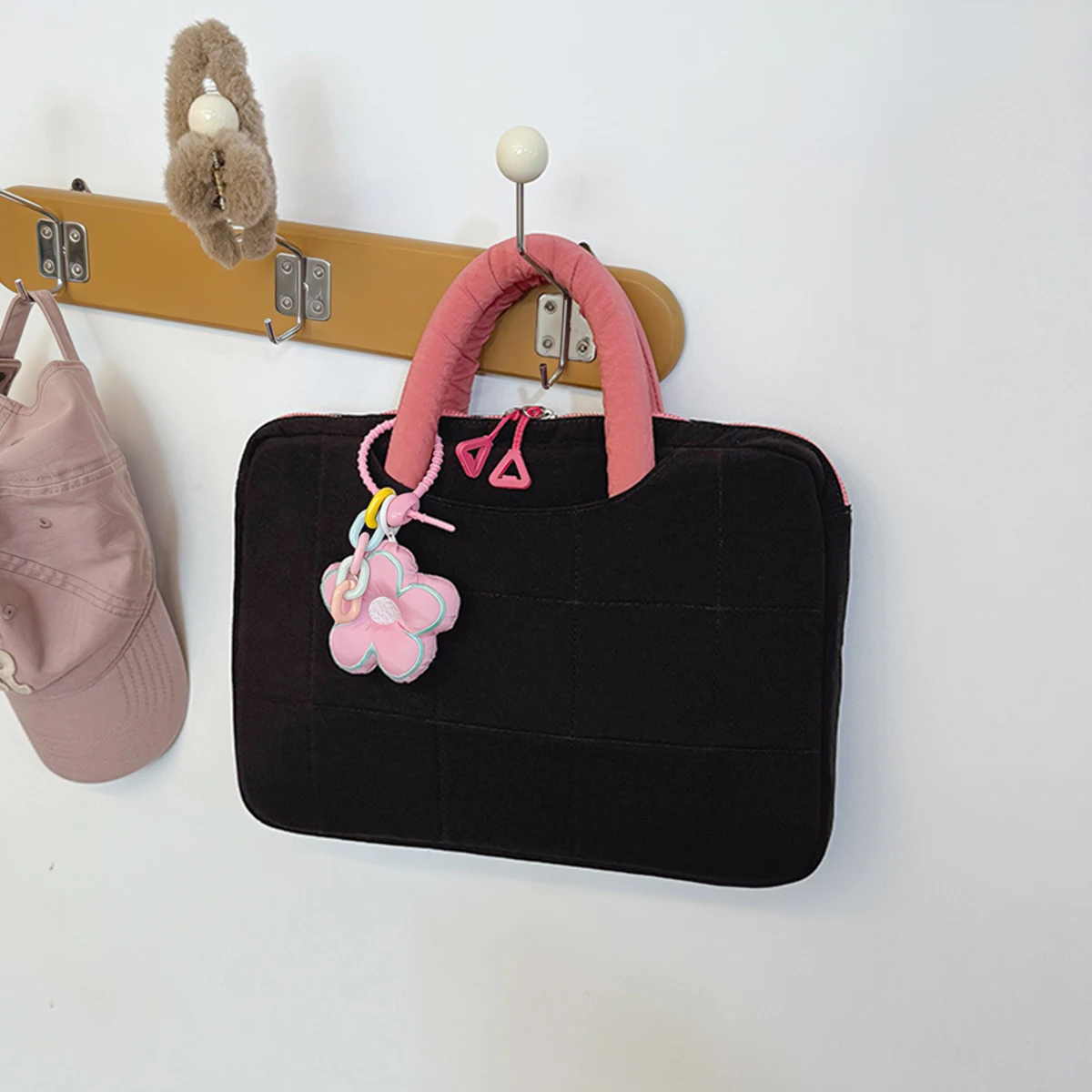 Sleek & Stylish Lightweight Laptop Sleeve – Portable Handbag
