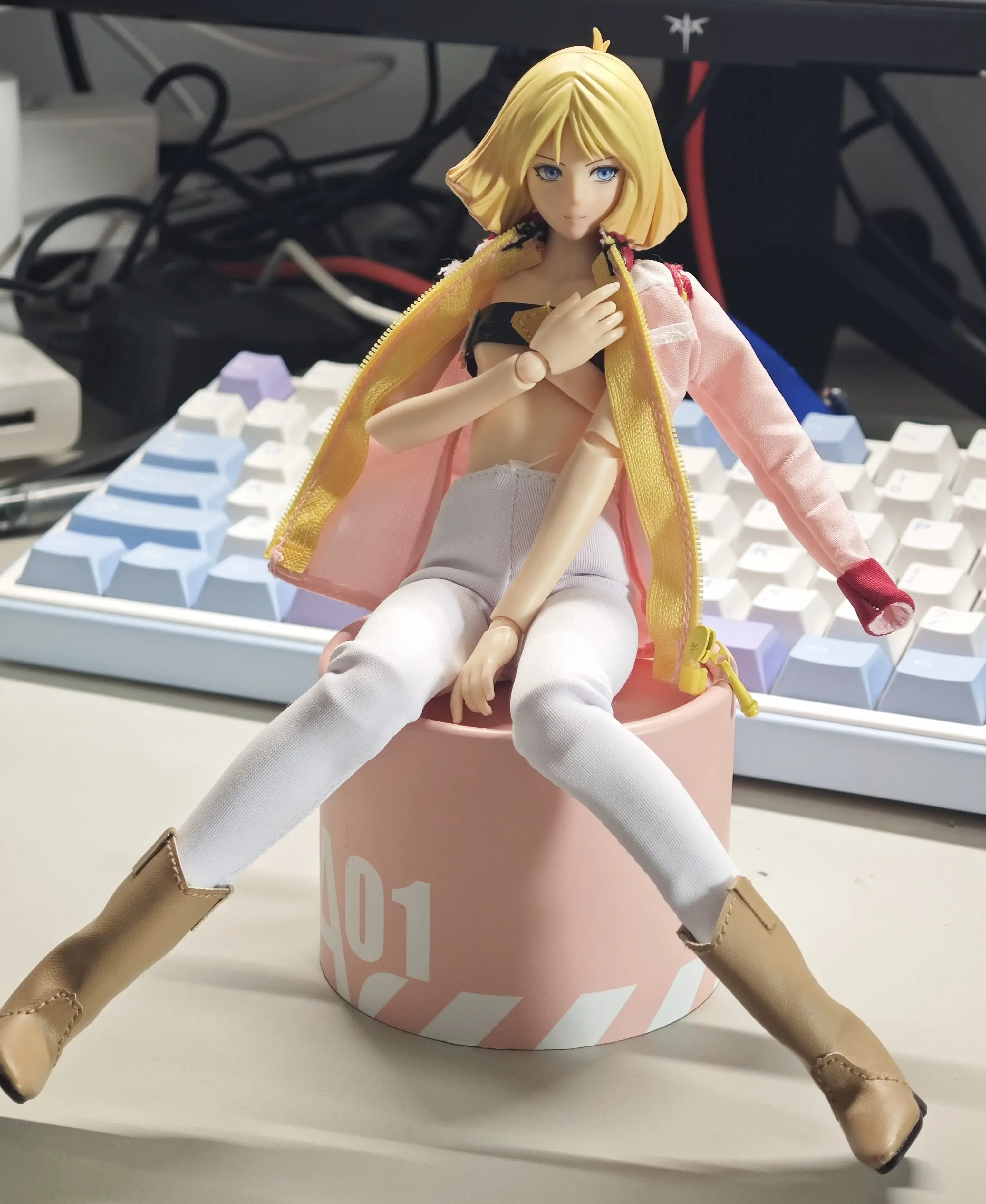 Yiya Stationarutefia sum deikum Cotthinアクションフィギュア