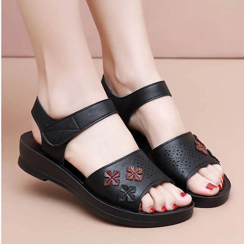 Сандалии женские на нескользящей подошве