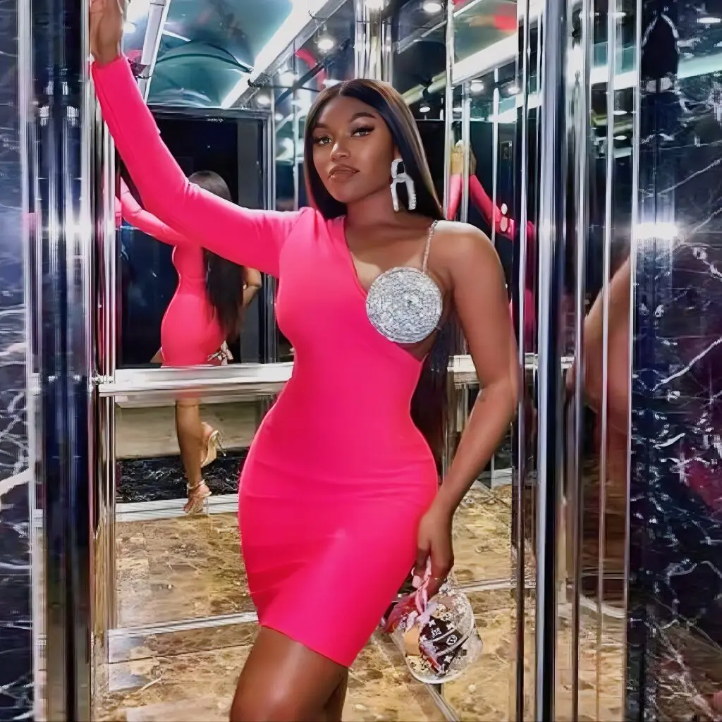 

2022 New Pink Women Long Sleeve One Shoulder Sexy Bodycon Mini Dress Rayon Bandage Fashion Nightclub Party Celebrate Outfit