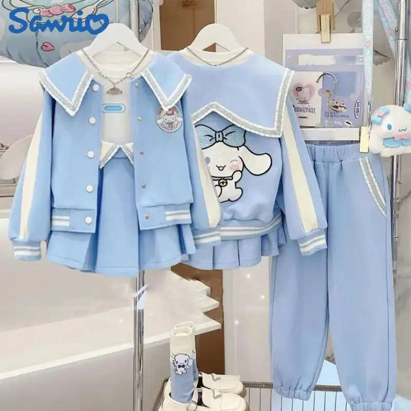 

Новинка, набор Sanrios Cinnamoroll для девочек с аниме, осень/зима, кавайная детская бейсбольная куртка, плиссированная юбка и штаны, Рождественский подарок из двух предметов