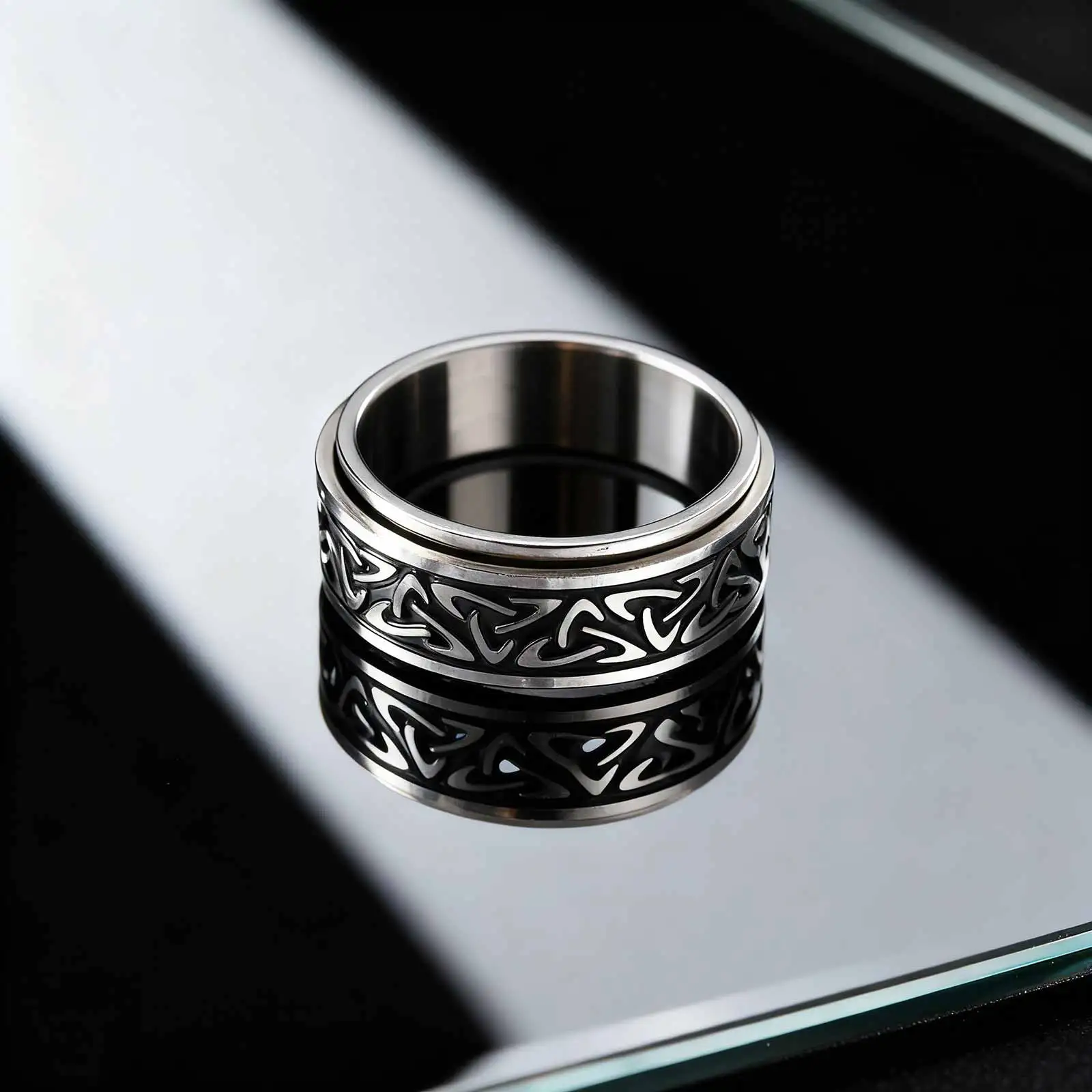 Vintage Keltischer Knoten Runenringe für Männer, silberfarbener rotierender Edelstahlring, Punk-Mode-Fingerschmuck-Geschenke