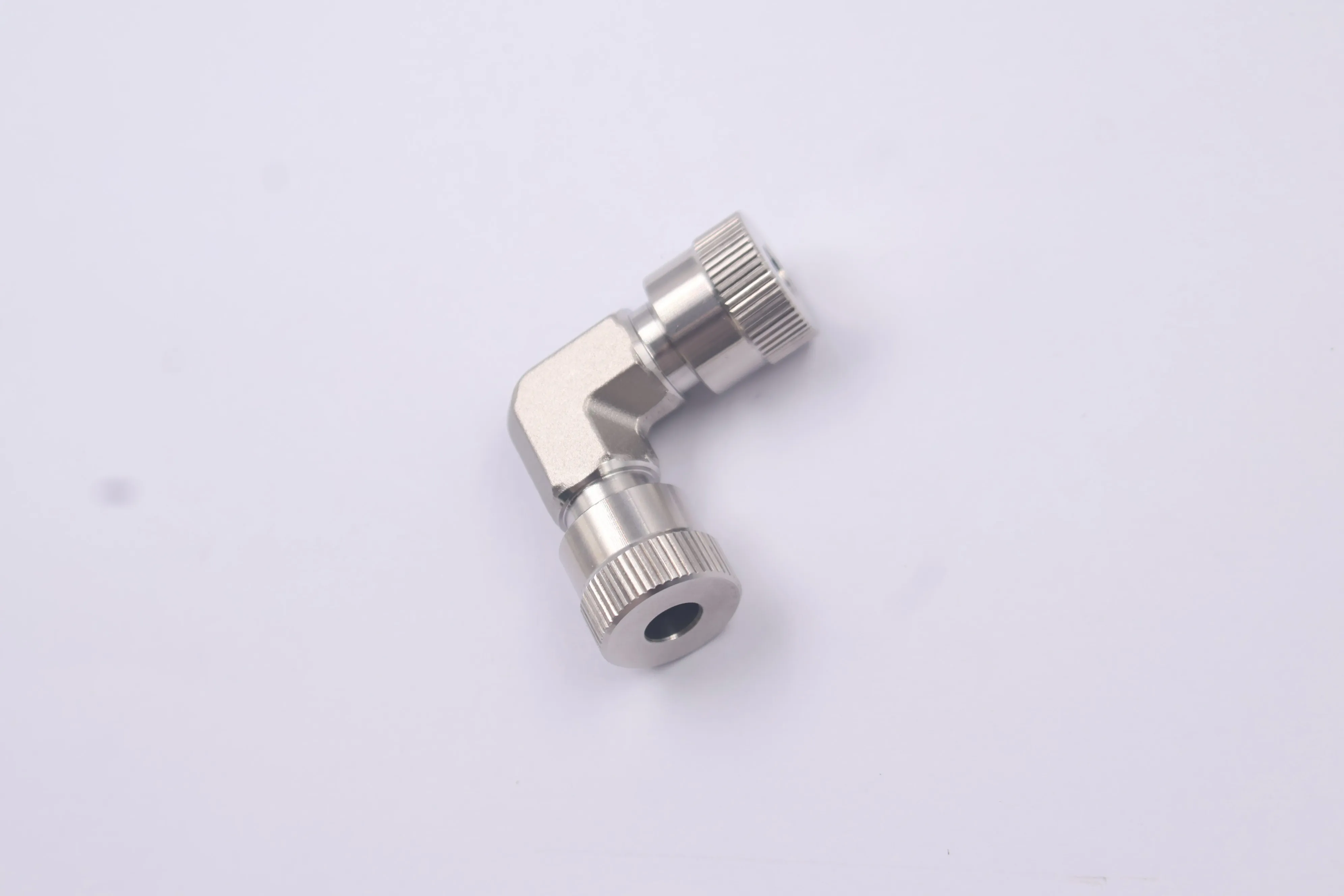 SS-4-UT-9, Stainless Steel Ultra-Torr Vacuum Fitting, Union Elbow, 1/4 in. Tube OD, Can Combination with Swagelok