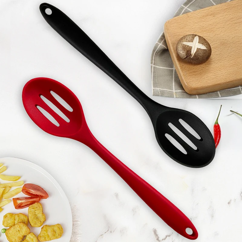 Silicone Slotted Spoon Large Silicone Kitchen Scoop Drainer Spoon Long Handle Kitchen Strainer Non-stick Cooking Utensils