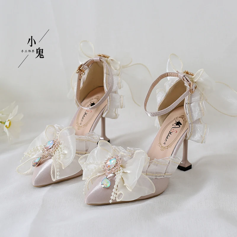 

Босоножки с острым носком на высоком каблуке для девочек