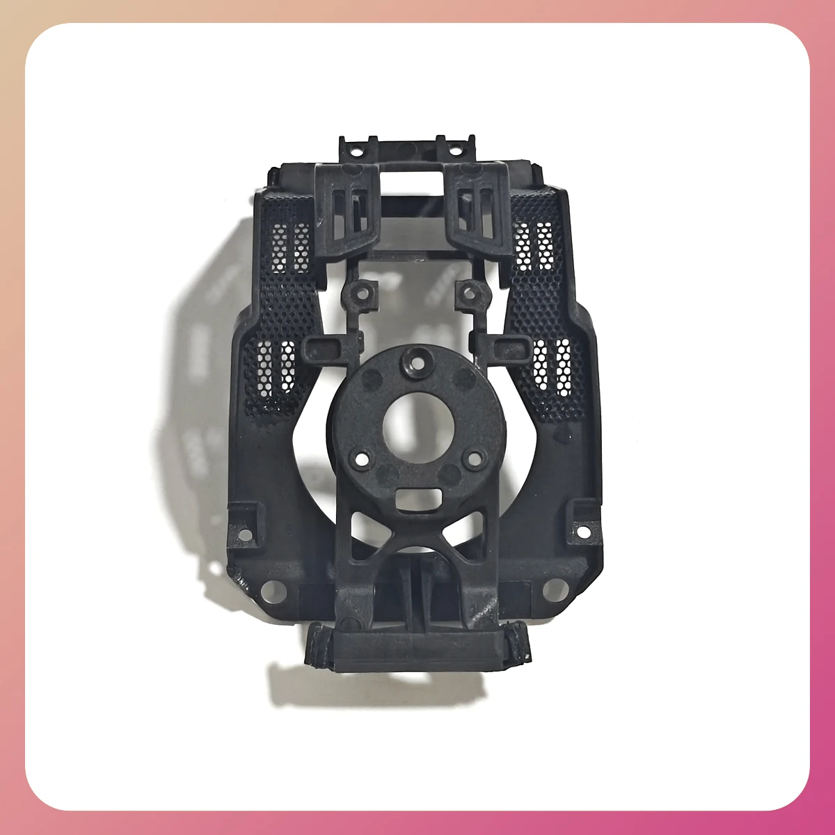 Amortisseur cardan pour DJI Mavic 3 installé sur le drone, montrant la fixation entre les bras et la nacelle.