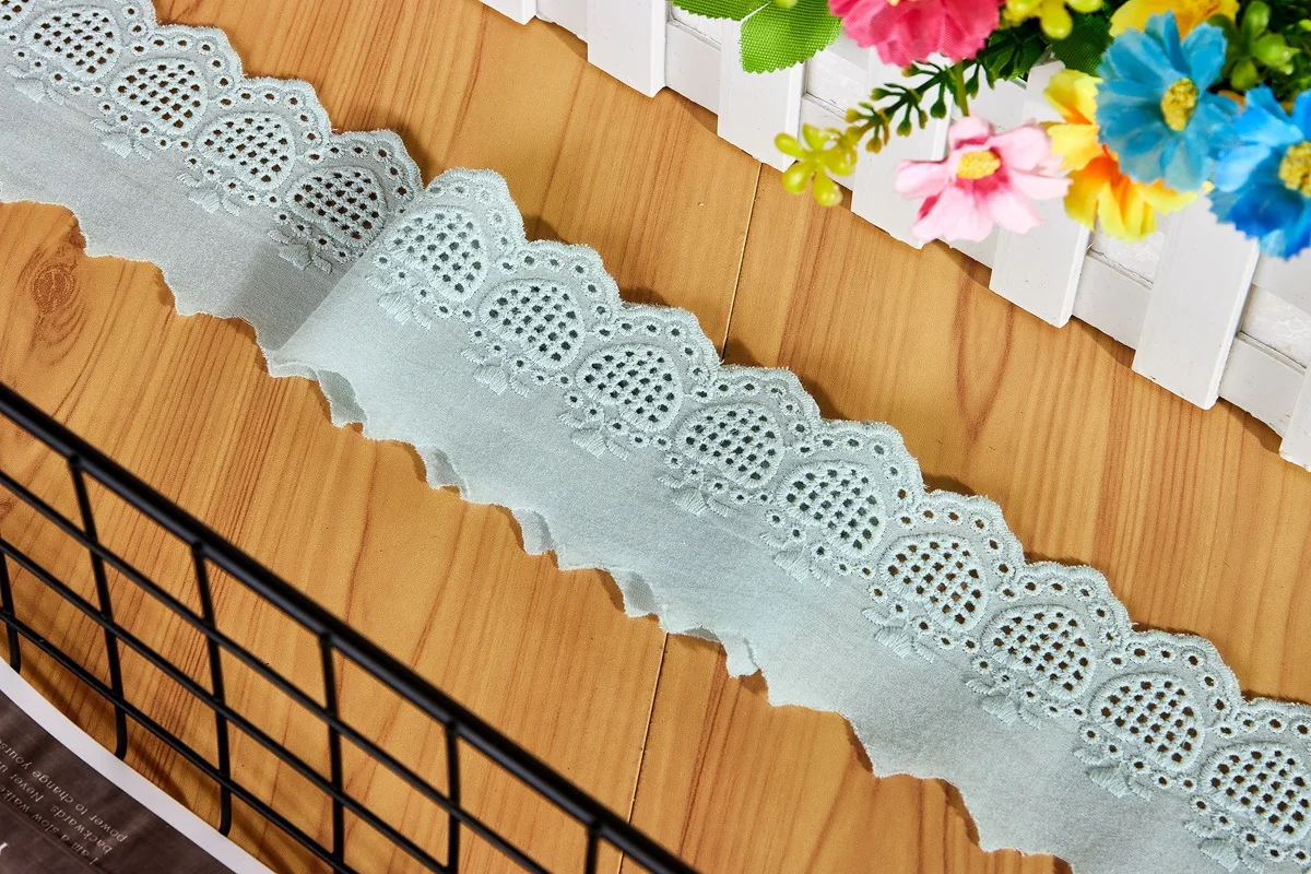 Herz bestickte Baumwoll spitze mit Kanten besatz, Tuch Dekor, Band, Näh handwerk, Rot, Schwarz, Weiß, 100% Baumwolle, 2 Yard, 6cm breit – Detail 9