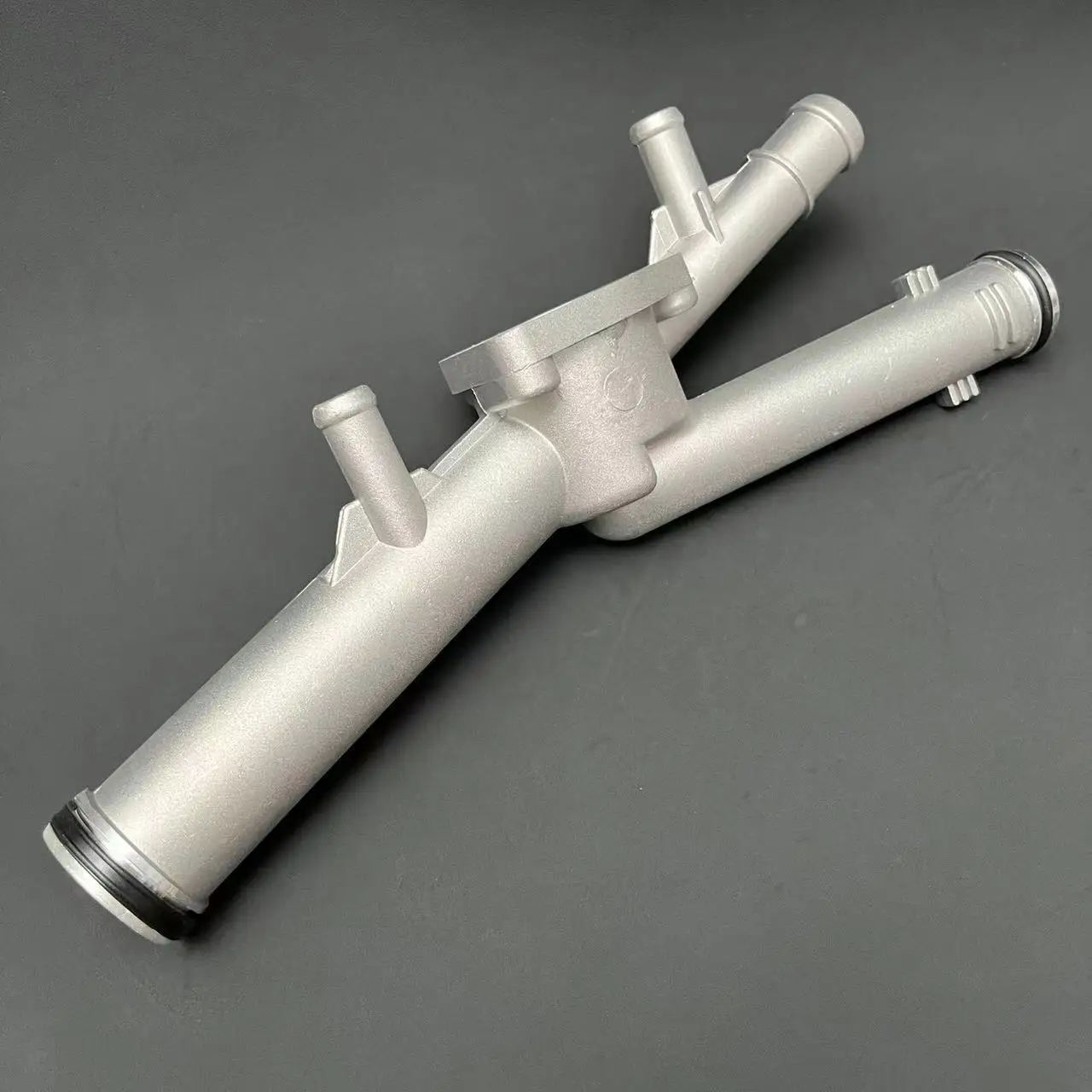 Aluminum Engine Cooling Coolant Thermostat Housing For Audi Q7 VW Phaeton Touareg Passat CC EOS Superb 3.6 03H121117A engine coolant thermostat thermostat housing cover