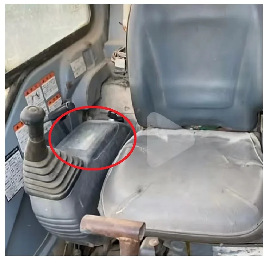 7824-88-5001,7824-88-5000，monitor komatsu PC27MR PC35MR PC30MR PC40MR PC50MR CONSOLE COVER