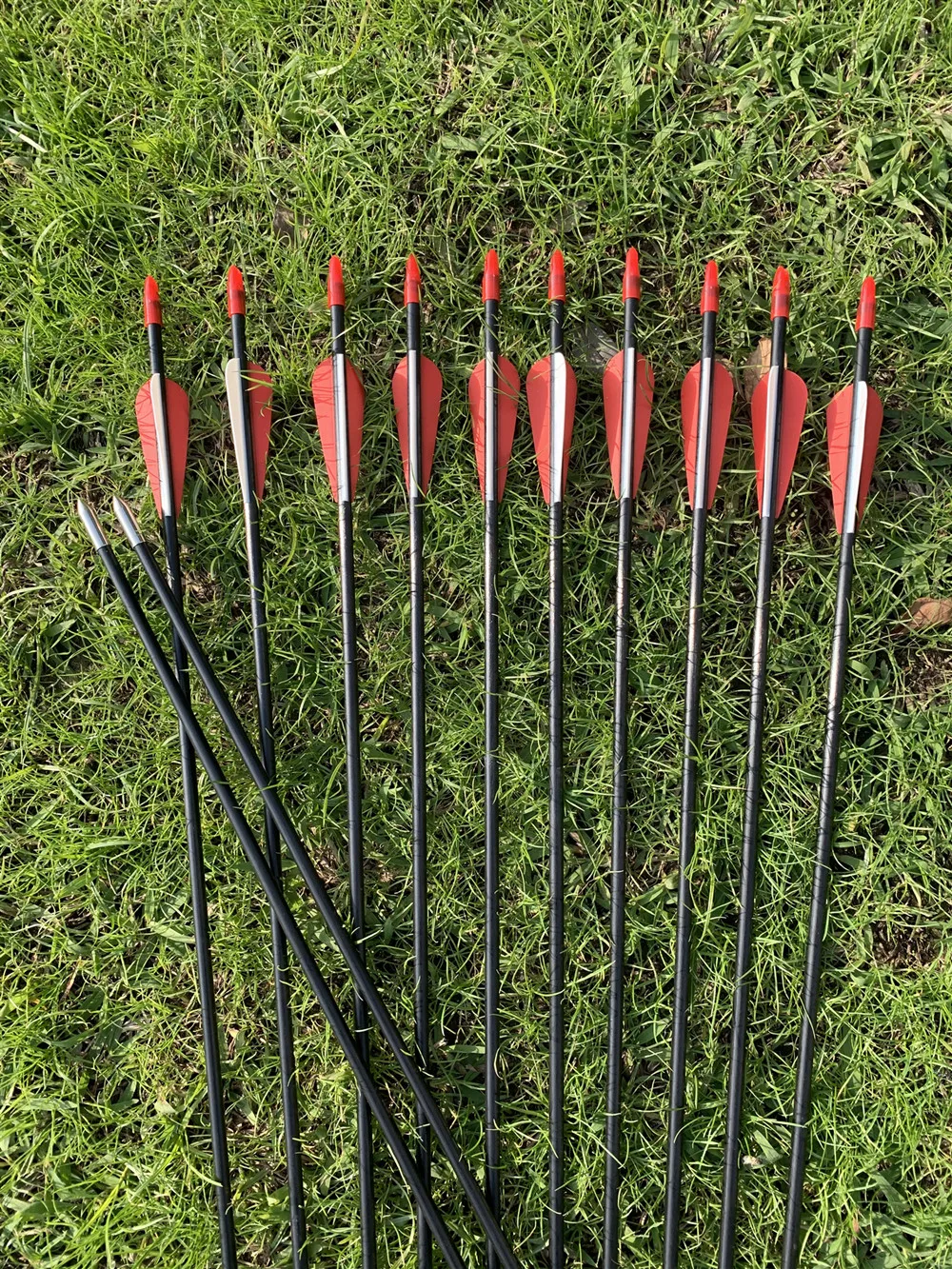 

12PC Red White Feather Fiberglass Arrows Target Hunting 31" OD 7mm Recurve Compound Bow Practice Archery Shooting