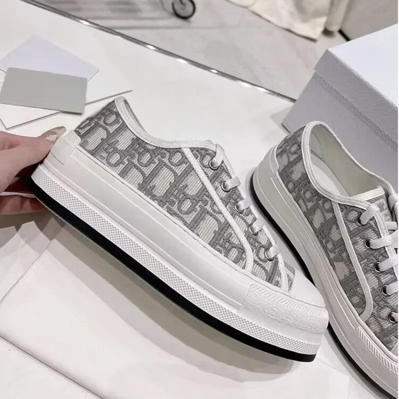Embroidered canvas shoes, new lace up white shoes, thick sole with increased height inside, comfortable casual sports shoes 2