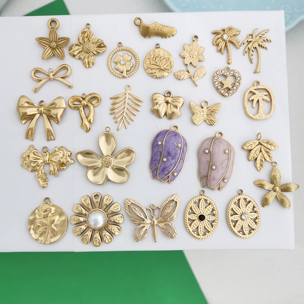 1pc Edelstahl Anhänger Charme Große Kleine Blume Baum Schmetterling Bogen Blätter Tulpen PVD Gold Farbe Wasserdicht Benutzerdefinierte Großhandel