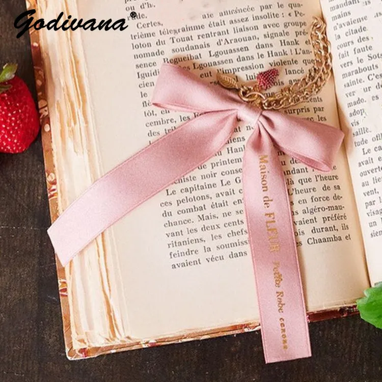

Japanese Lolita Ribbon Bowknot Strawberry Pendant New Year Gift Handbag Charms Female Kingchain Exquisite Car Decoration