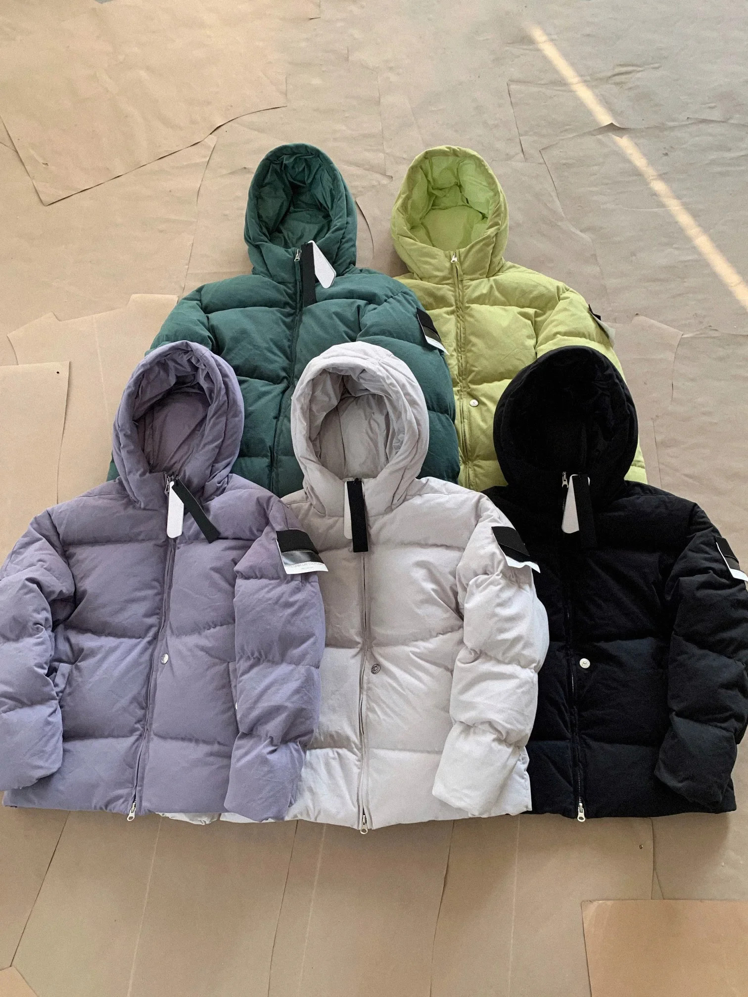 

Autumn and winter thickened compass warm down jacket top quality 90% white goose down filled hooded jacket 2023 new products