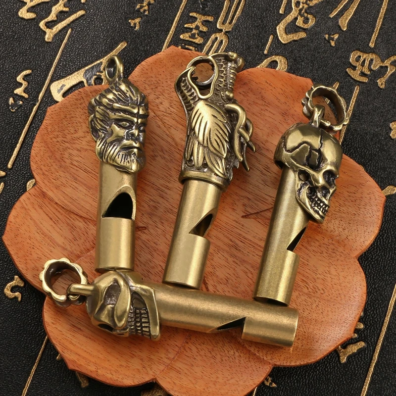 Multifunctional Pure Brass Outdoor Skull Whistle Aluminum Emergency Survival Whistle Keychain For Camping Hiking Outdoor Tools whistle keychain survival whistle sport whistle sports whistle metal whistle