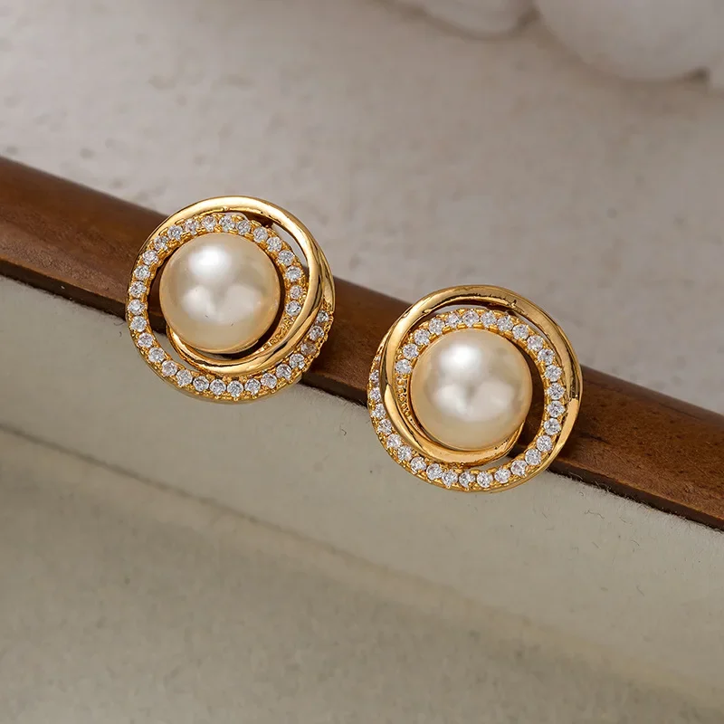 

Light luxury fashion imitation pearl stud earrings for women