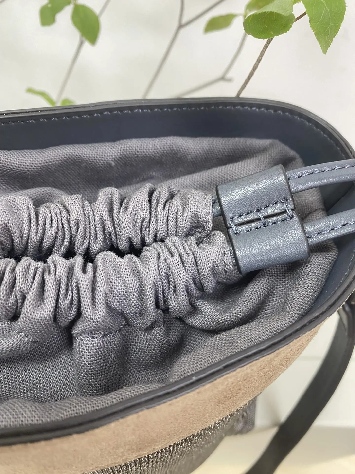 Рисунок 4 - Высококачественные женские сумки