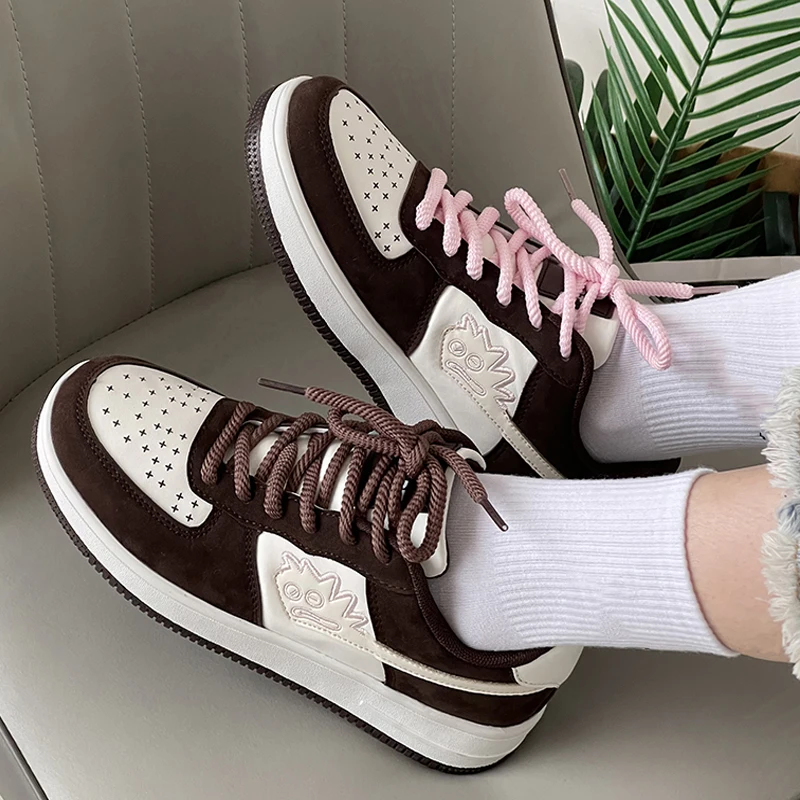 2022 New Couple Sport Shoes Fashion Women Vulcanized Shoes Designer Lace Up Casual Shoes Women's Flats Walking Sneakers Women