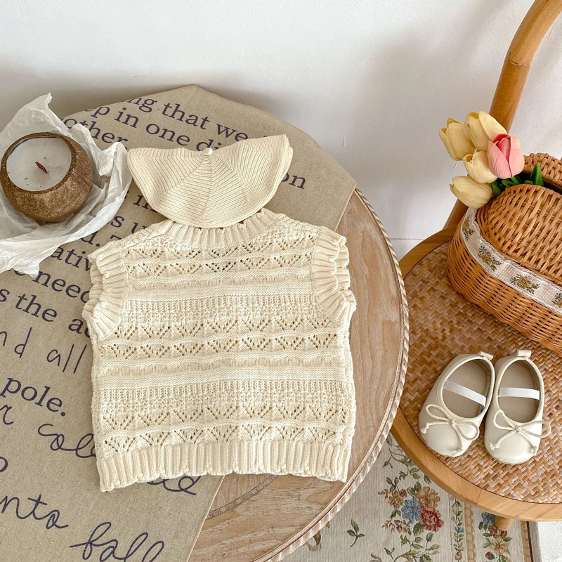 Autumn new 0-3 year old baby clothing for boys and girls, hundred tower hook flower V-neck knitted cardigan sweater vest jacket