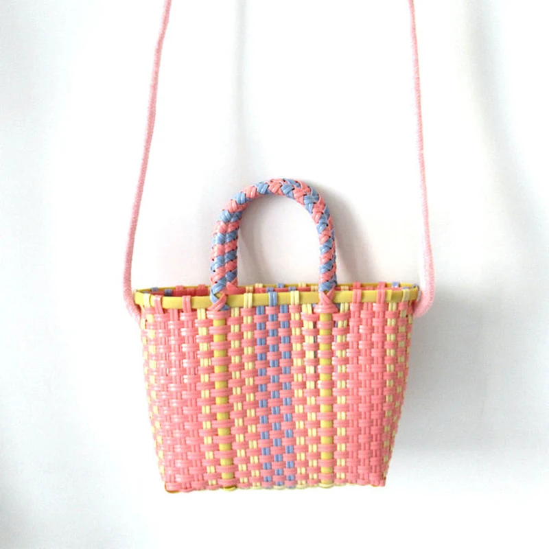 Colourful woven shoulder handbag with strap, ideal for casual daily use or outings – includes free shipping in Singapore.