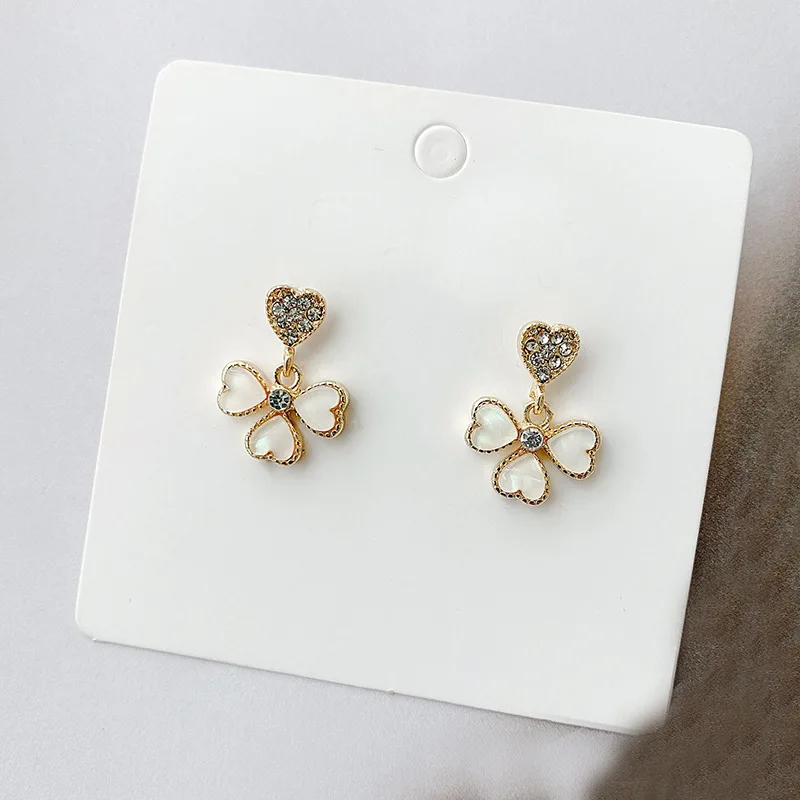 

Minimalist design, fashionable commuting style, natural shell, zircon, heart shaped leaf earrings, sweet earrings, girl gift