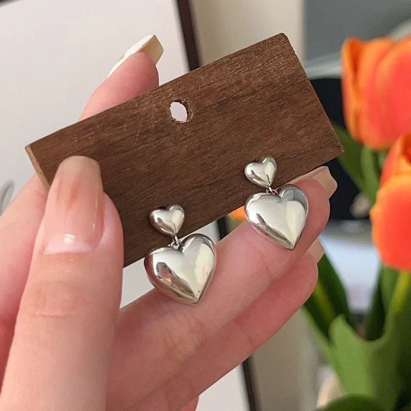 Classic Silver Color Love Heart Stud Earrings for Women Simple Fashion Summer Vocation Prevent Allergy Earring Jewelry Gifts