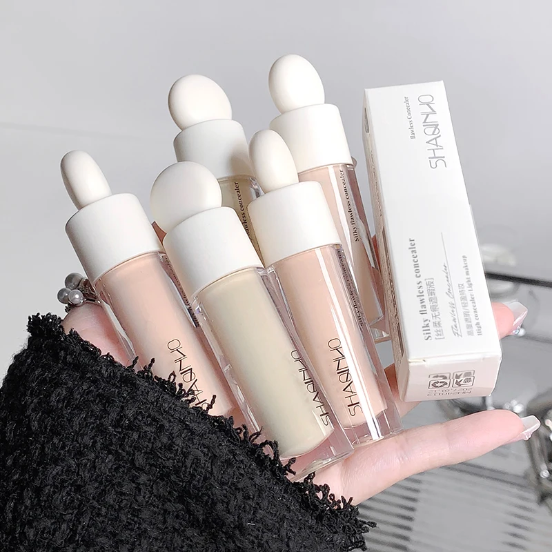 SHAQINUO Flawless Hydrating concealer Brightens Dark circles Smooths Tear troughs Long-lasting Formula Non-cakey Finish
