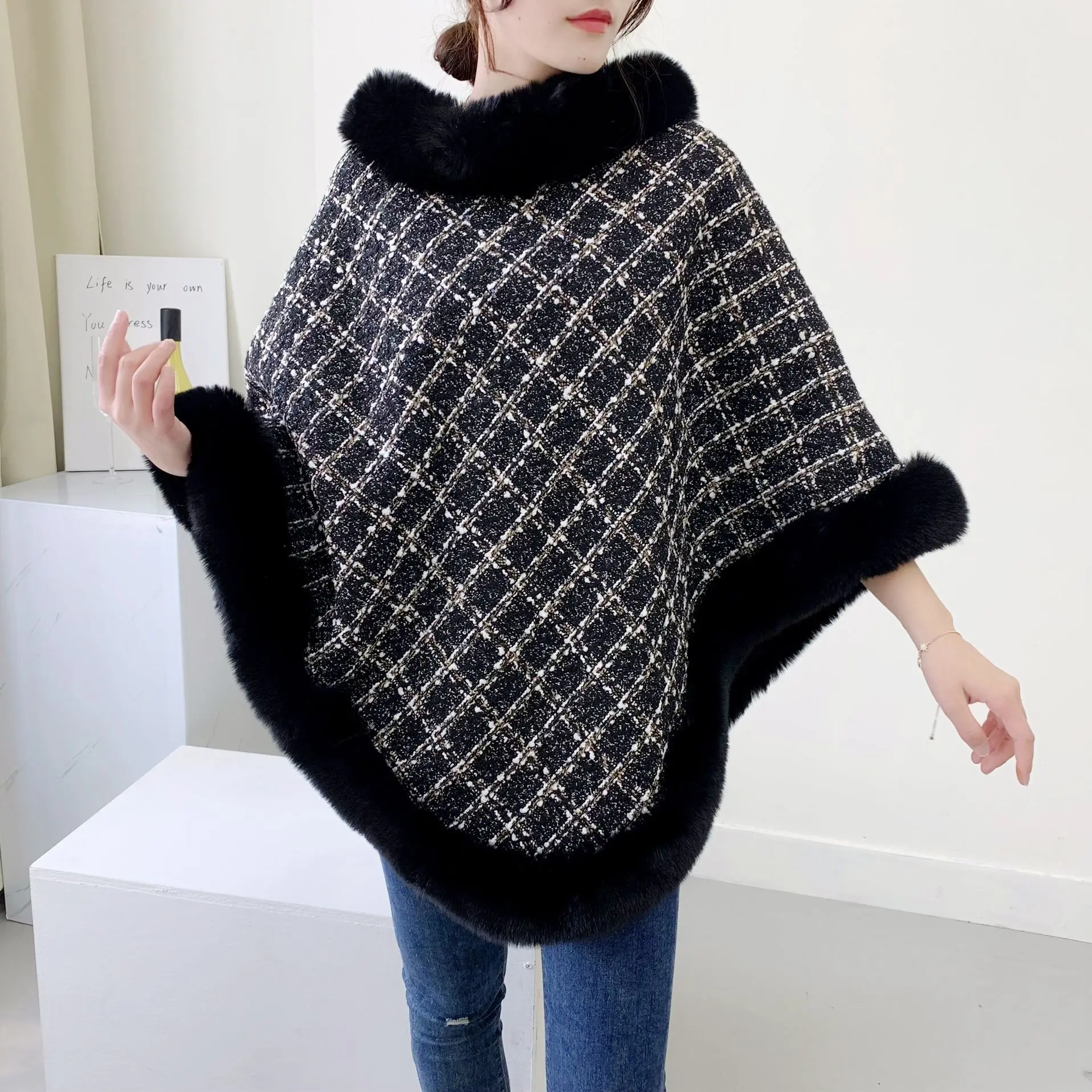 

5 Colors Winter Thick Warm Women Shinny Golden Thread Poncho Faux Fox Fur Cloak Fashion Plaid Cape Loose Pullovers Streetwear