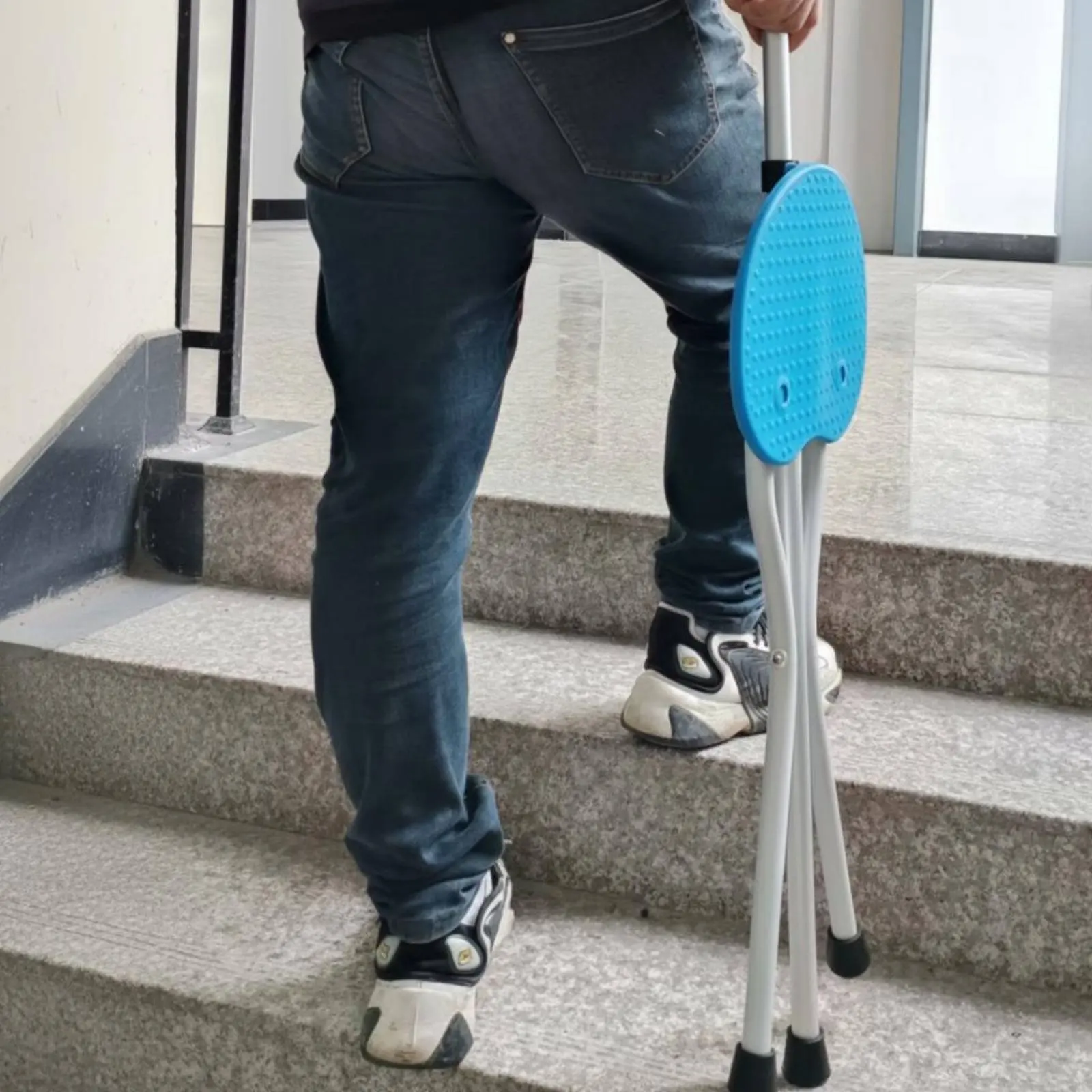 접이식 지팡이 의자 하트 모양의 3개 다리 지팡이 의자 목발 의자 미끄럼 방지 이동 보조기구 접이식