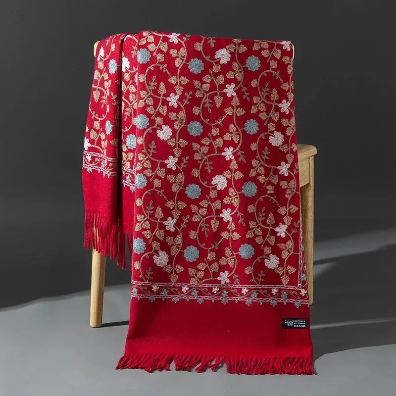 Ginkgo leaf-purplish red