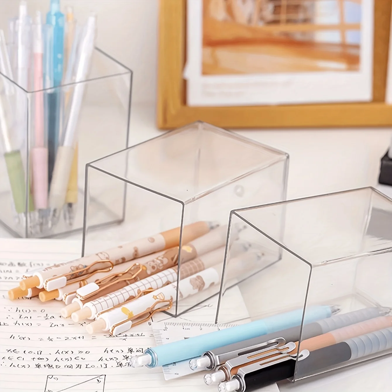 Simple DIY pen holder Large capacity transparent pen holder Wholesale stationery pen bucket about modern storage bucket 4