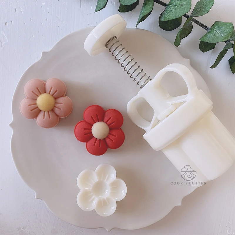 Description Picture 2 of item20g/50g Flower Shape Mooncake Mold Hand Pressure Mold Plunger Pastry Dessert Deocration Tools Baking Accessories ABS Plastic