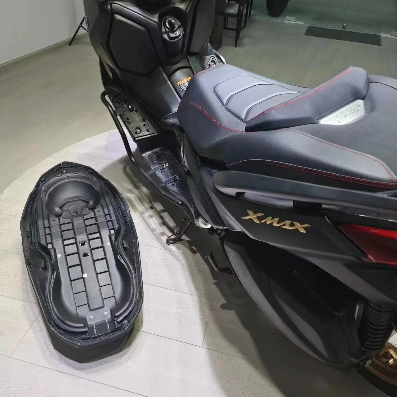 オートバイの背もたれ ヤマハ X-max XMAX 300 X-max300 Xmax300 2023