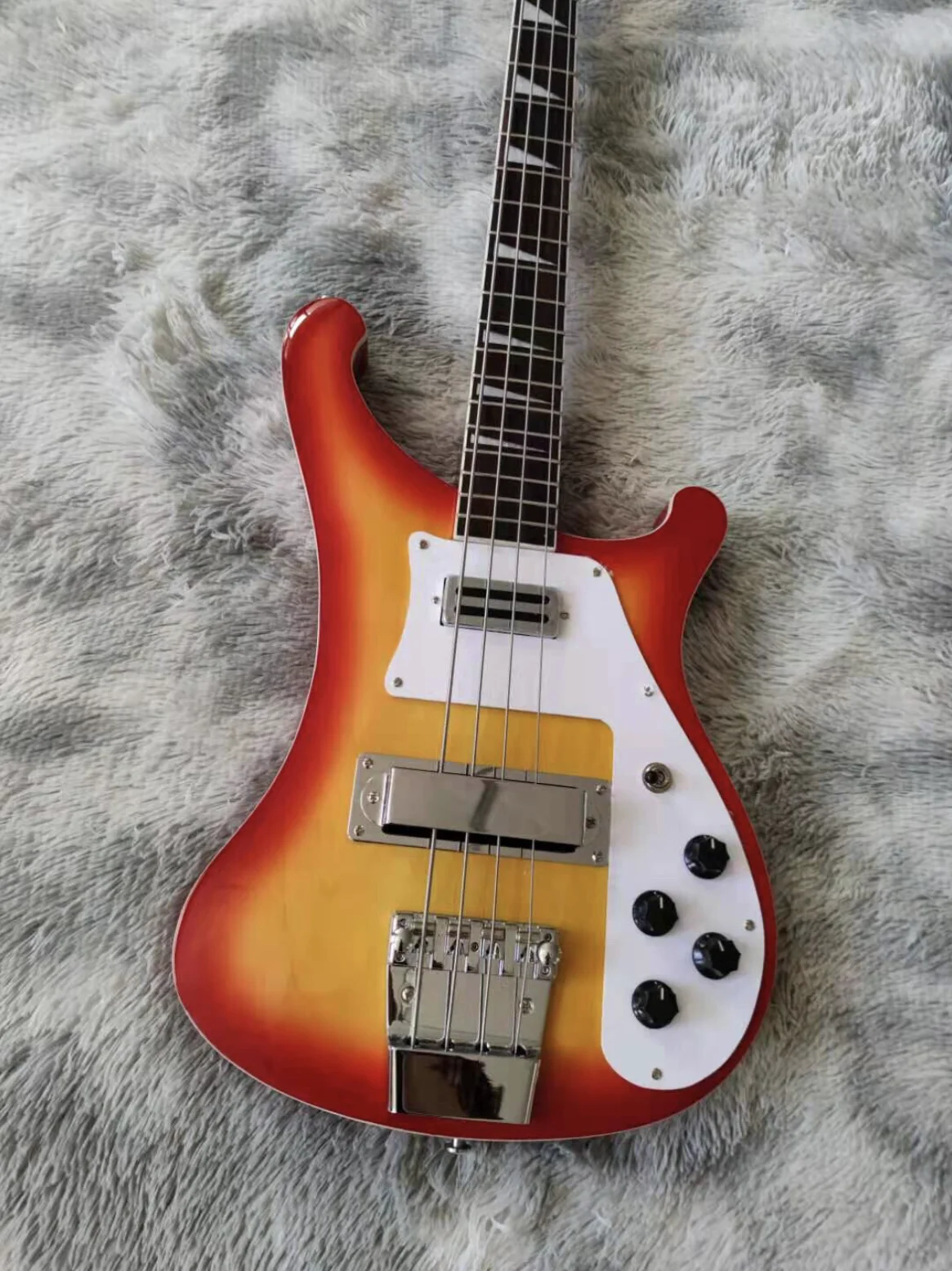 4 Corde Rickenback 4003 Fireglo Basso Elettrico Trasparente Rosso Ciliegia 4 Corde Ricken 4003 Basso