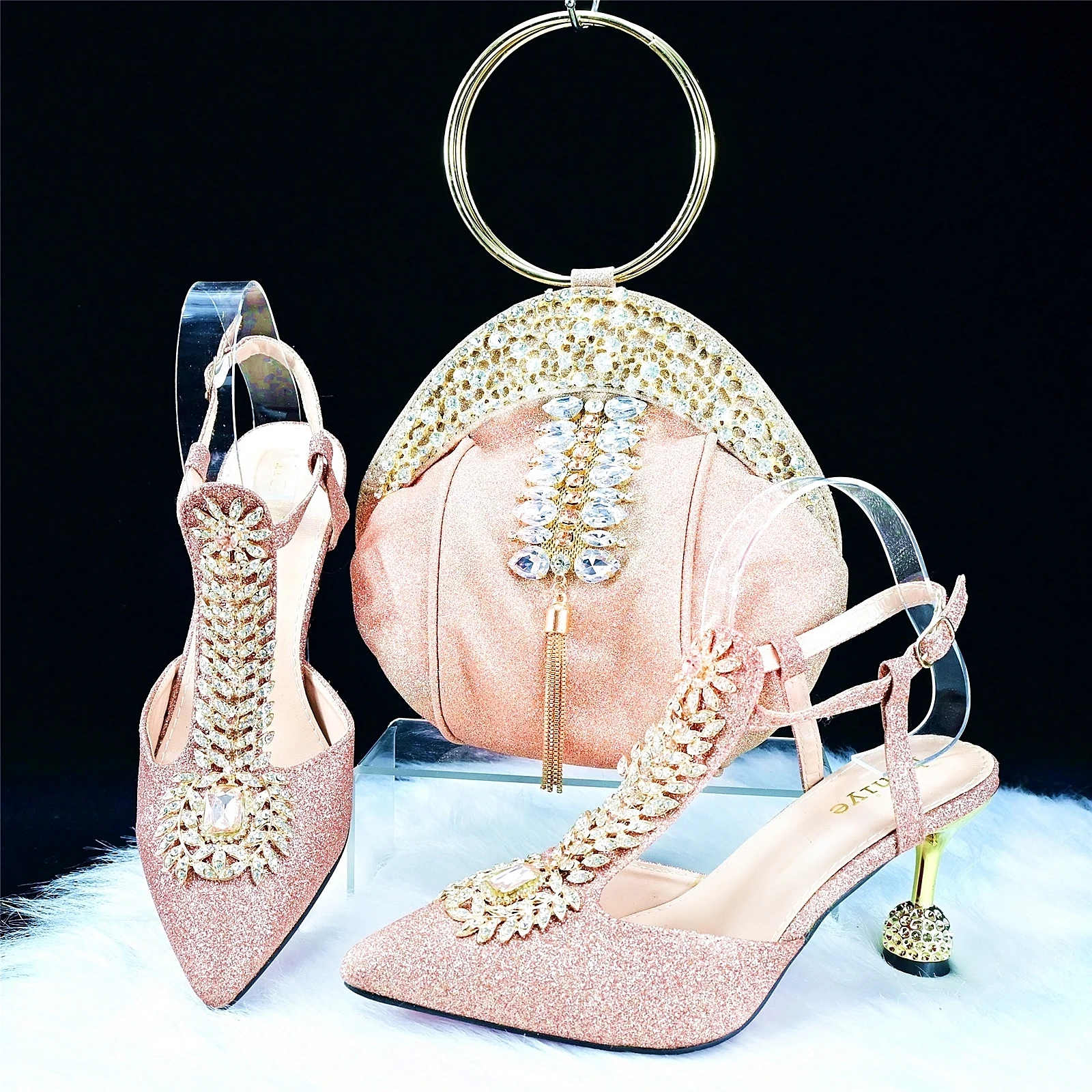 Elegant Women Newest INS Hot Sale Italian Design Shoes Matching Bag in Champagne Color Classics Pumps with Shinning Crystal