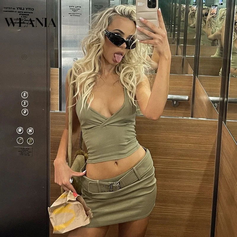 

Casual Women's Halter Backless Tank Top & Buckle Skirt Set