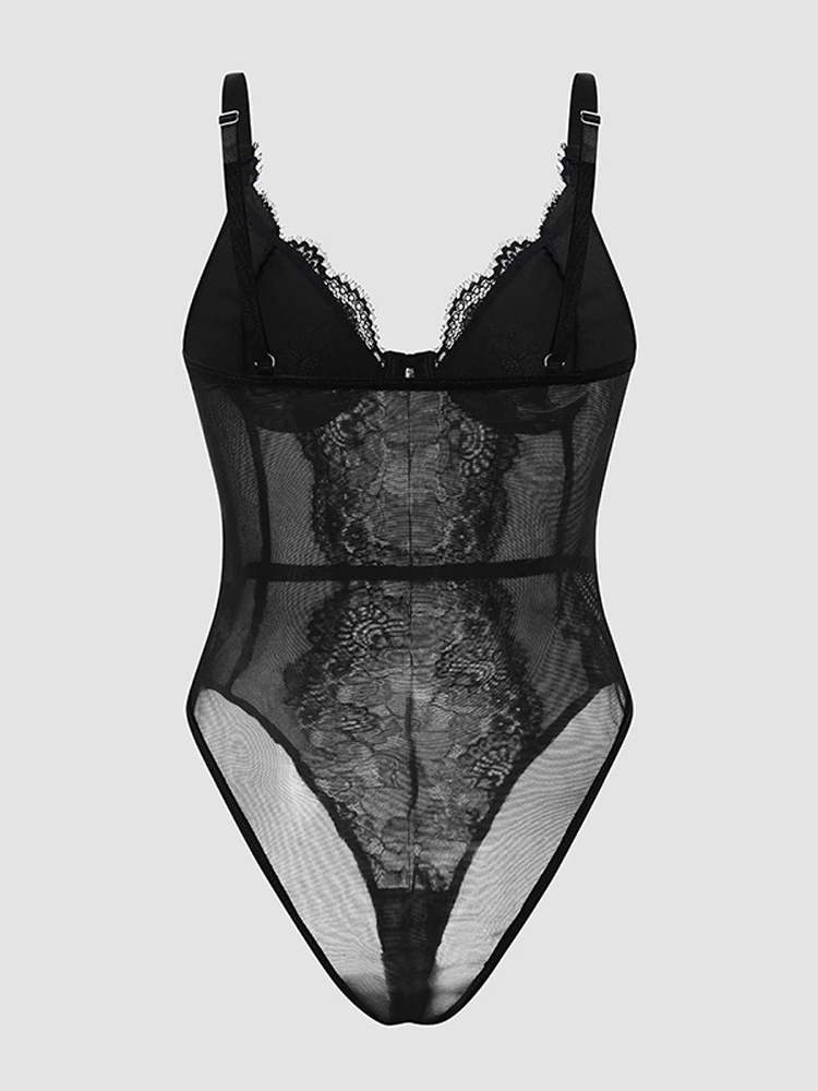 structured waist seam close-up