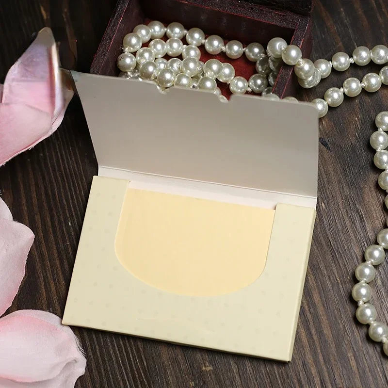 300pcs/box Portable Facial Oil-Absorbing Papers Oil Blotting Sheets Oil Control Face Skin Care Tools for Men and Women Green Tea