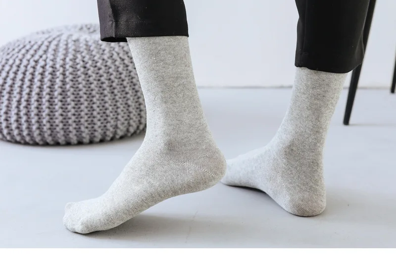 Lange Herrensocken, Herbst, Frühling, einfarbig, lässig, Business, hohe Röhrensocken, schwarz, lange Baumwollsocken, schweißabsorbierend, atmungsaktiv – Detail 6