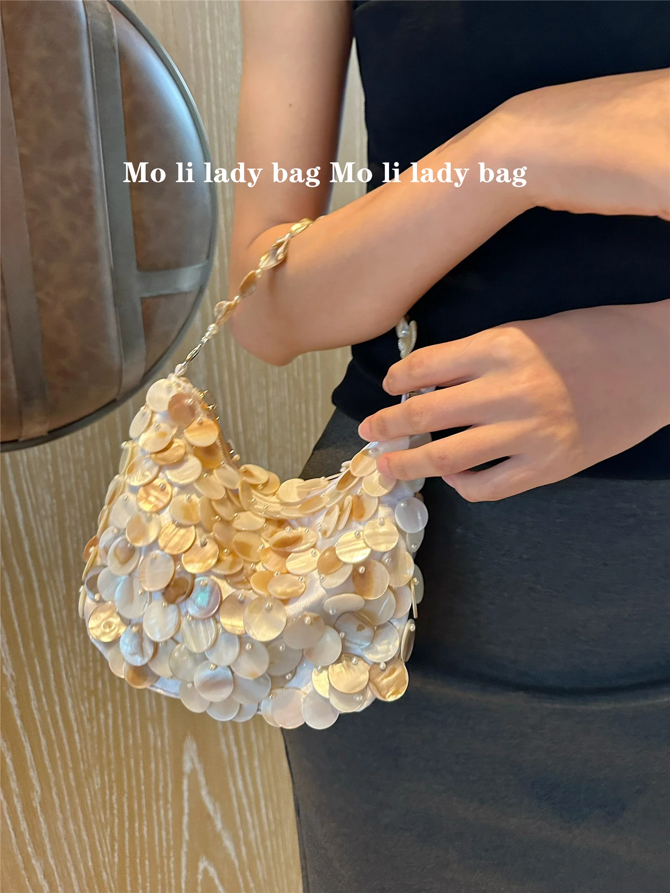 Luxury Sequin Internal Chain Crossbody Shoulder Bag Shell Wooden Circular Handle Handbag,Women Beach Travel Tote Bag