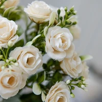 15 blomsterhoder – 5 greiner silkeroser til bryllup, kranser og dekor