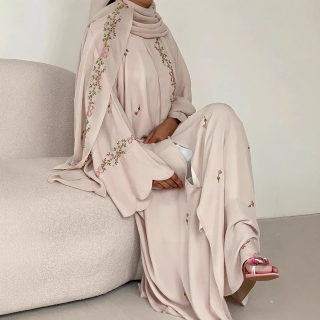Ensemble de 2 pièces Abaya et Hijab brodés, robe musulmane pour femmes, Abayas de luxe de Dubaï, vêtements islamiques, robe Kaftan, Ramadan, Eid 1