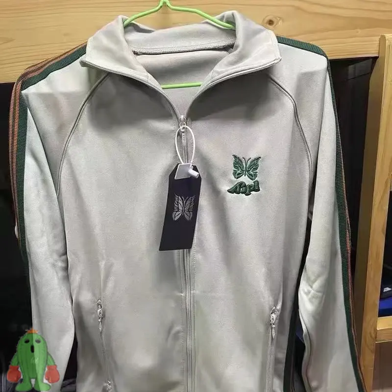 

Real Photo Needles AWGE Track Jackets Men Women High Quality Zip Jacket Butterfly Embroidery Logo AWGE Jacket COATS